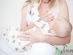 母乳喂养的好处有哪些？母乳喂养怎么知道宝宝吃饱了没？