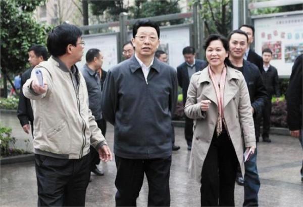 刘学普的妻子 刘学普:用法治引领平安重庆建设再上新的台阶