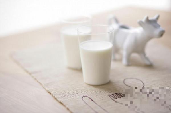 晚餐喝牛奶能减肥吗 做到这几点高效瘦