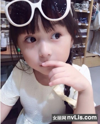 超像混血儿童星刘楚恬资料微博照片 揭刘楚恬爸爸妈妈是谁