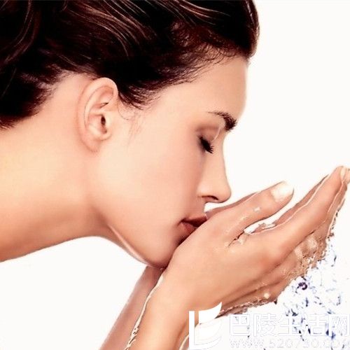 牛奶洗脸效果如何 牛奶洗脸可以修复晒伤