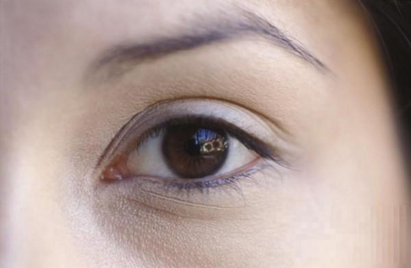 眼睛发炎会引起发烧吗 为你解读健康小常识