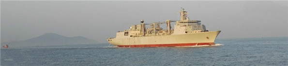 中国航母4万吨超级补给舰试航 补齐最后短板