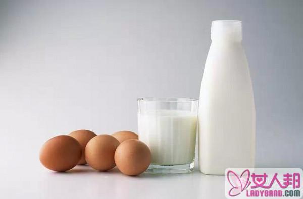 6种有损健康的喝牛奶方法