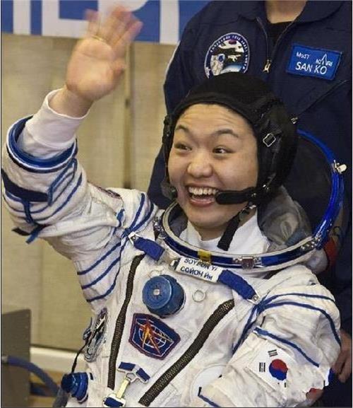 >刘洋成首位进入太空中国女性 女航天员选拔标准