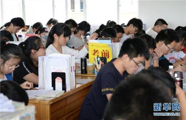 宋宇清华大学 祝贺第一中学2012年高考清华北大港大澳大录取人数达二十名