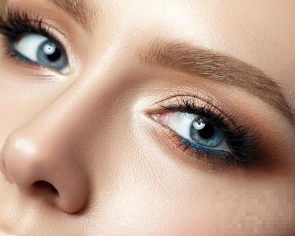 瞳孔的颜色有多种 蓝眼睛魅力你要知