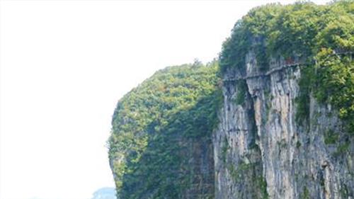 一句话形容天门山 天门山索道险 欧蓝德陪我一起游