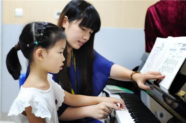 周广仁的儿子 中央音乐学院周广仁教授 谈:儿童学钢琴的几个问题