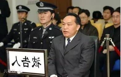 李嘉廷出狱 一地产商出狱后仍行贿 曾行贿云南省原省长李嘉廷