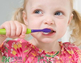 宝宝牙膏含氟好不好？宝宝能用含氟的牙膏吗？