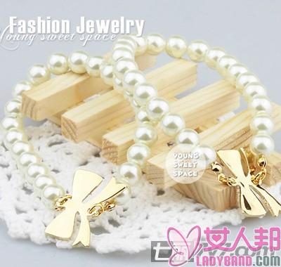 >2012最新流行珍珠手链  带来非常时尚感