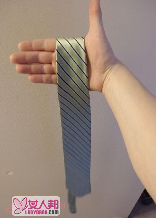 >男士领带打法图解，新手快速打领带方法