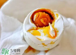 咸鸭蛋煮多久能熟？咸鸭蛋是煮还是蒸?