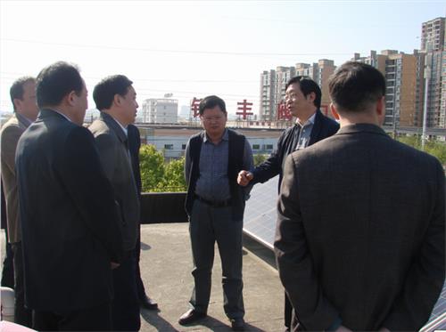 省动力局副局长董宏彬一行 到鄂黄大桥公司调研光伏发电运用状况