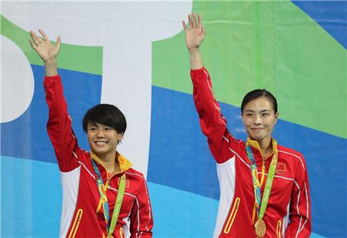吴敏霞里约奥运会双人 里约奥运中国迎来第二金 女子双人三米板吴敏霞/施廷懋夺冠