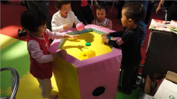 达芬奇自闭症 深圳展出自闭症儿童创作“达芬奇奇趣蛋”