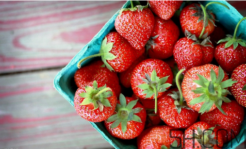 来月经可以吃草莓吗？草莓可以放冰箱保存吗？
