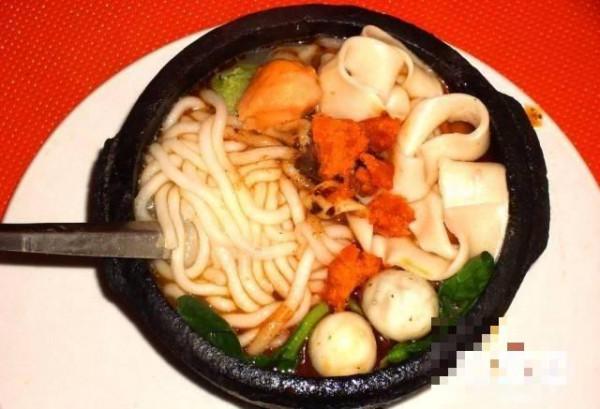 砂锅土豆粉的汤料的详细配方 适合陕西这边人的口味 仅供参考!