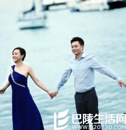 郝蕾刘烨结婚照首度曝光 携双胞胎儿子大婚