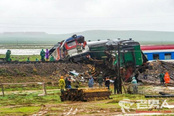 蒙古国发生列车脱轨事故 造成9名乘客受伤