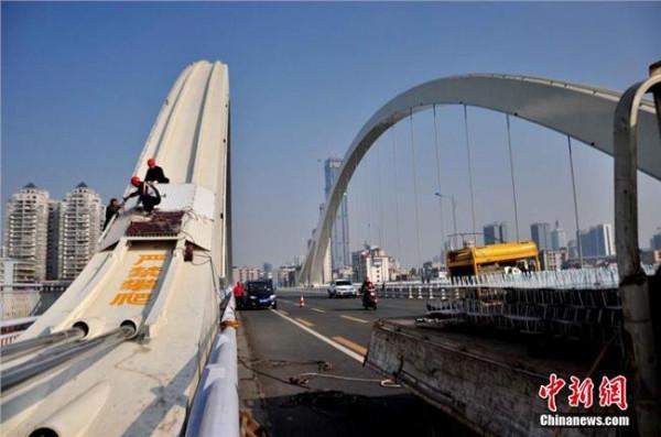 张学忙自杀 【自杀大桥】为什么被称为自杀大桥?武汉自杀大桥十几年跳桥自杀者无数