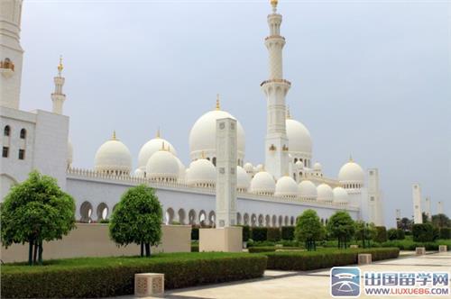 >扎伊德清真寺 世界上最奢华的清真寺——阿布扎比大清真寺