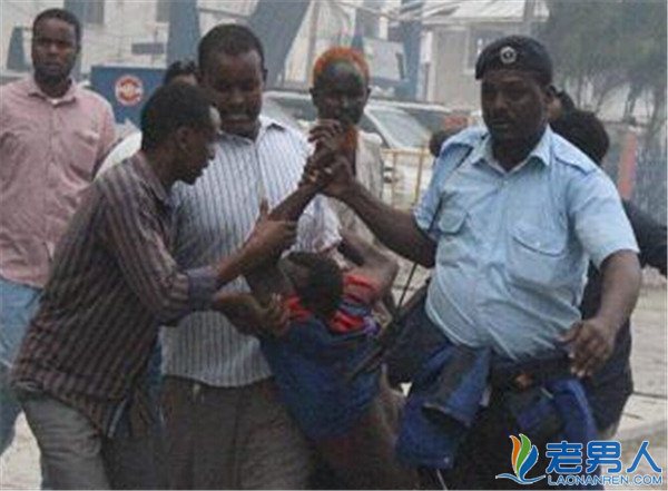 索马里青年党袭击酒店 现场导致11人死亡