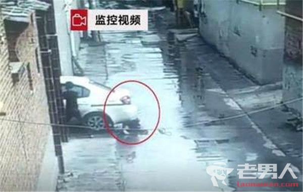 网传河北男子家门口被警车碾伤 监控还原全过程