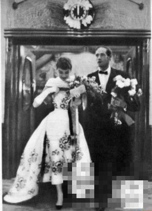 奥黛丽赫本婚纱照：赫本与丈夫罕见婚纱照（图）