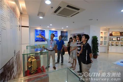 国家局测绘发展研究中心副主任徐永清到访南方