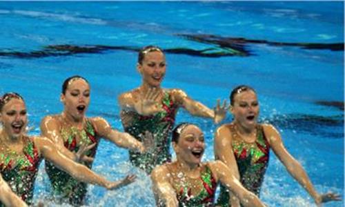 双人花样游泳 花样游泳奥运资格赛开赛 中国姐妹花暂居第三
