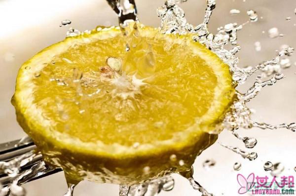 怎样喝柠檬水减肥 喝柠檬水的好处与坏处