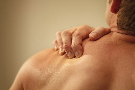 肩背部疼痛怎么办?肩背锻炼疗效好