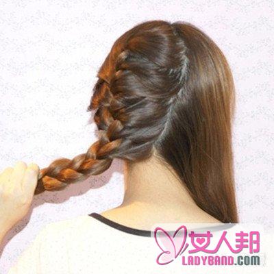 双辫子的韩式发型展示 6步打造清新甜美发型