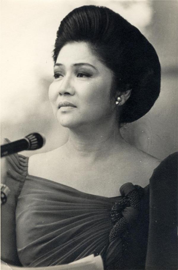 周成刚个人资料 【伊梅尔达马科斯个人资料】菲律宾前总统马科斯的夫人和子女简介