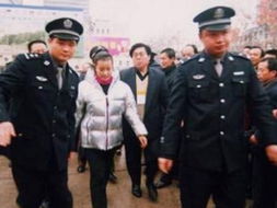 刘晓庆回忆在狱中的422天，刘晓庆为什么坐牢原因在狱中的图片