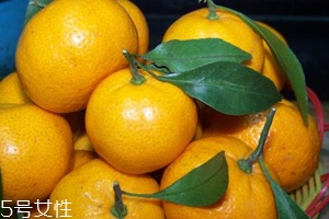 吃橘子为什么脸变黄呢？橘黄症很快会恢复