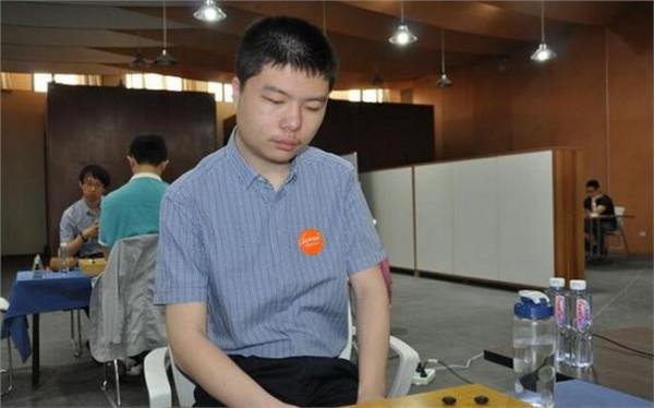 >李钦诚二段直升九段 成中国最年轻九段棋手