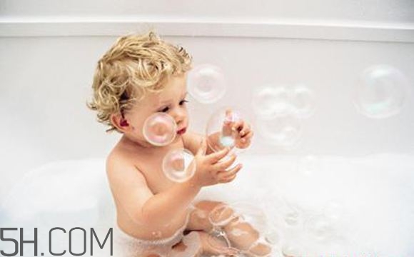 宝宝拉肚子可以洗澡吗？宝宝拉肚子怎么洗澡比较好？