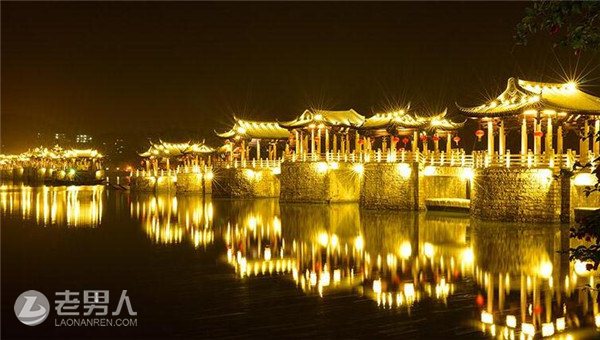 中国四大古桥之一湘子桥 享受豪华桥上旅游