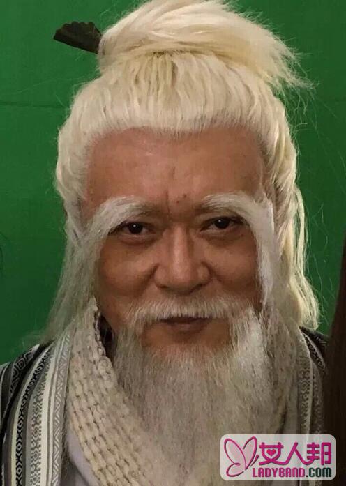 58岁“囚歌之王”迟志强近照曝光 一头白发