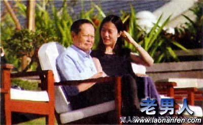 [多图]杨振宁携妻上海行 激情演讲“我的生平”