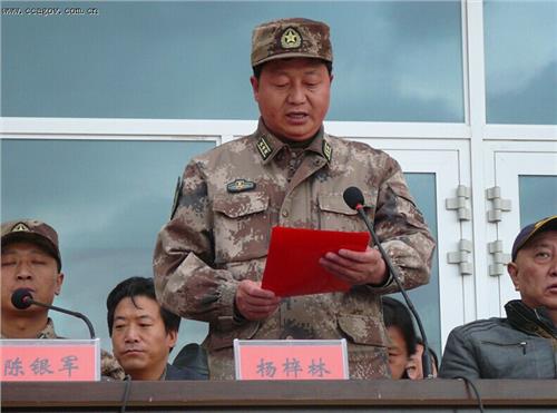 南疆军区书法张智强 送欢乐下基层中国书法边疆行慰问活动在南疆军区举行