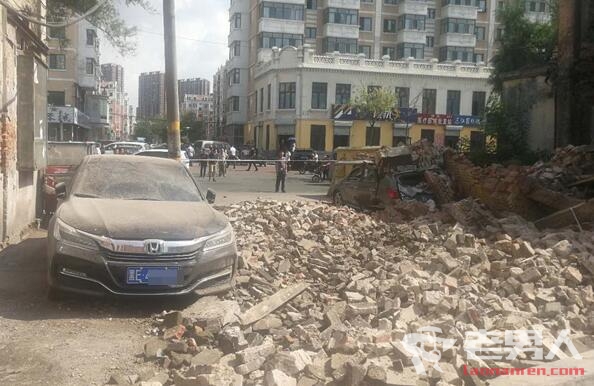 哈尔滨老楼坍塌两车受损无人伤亡 坍塌原因正在调查中