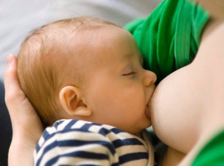 新生儿吃奶一次多长时间才是正常的