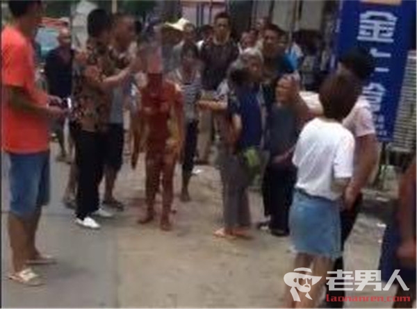 湖南隆回发生恶性事件致1死6伤 嫌疑人砍人后抢夺车逃离