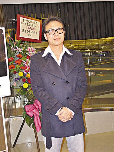 >钱嘉乐和钱小豪 钱小豪曝弟弟钱嘉乐女友多 自言年纪大没再打拳