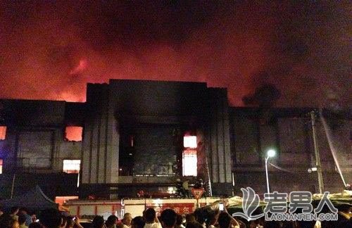 哈尔滨商厦发生火灾已致两人遇难