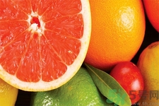 过敏性鼻炎可以吃葡萄柚吗？过敏性鼻炎能不能吃葡萄柚？